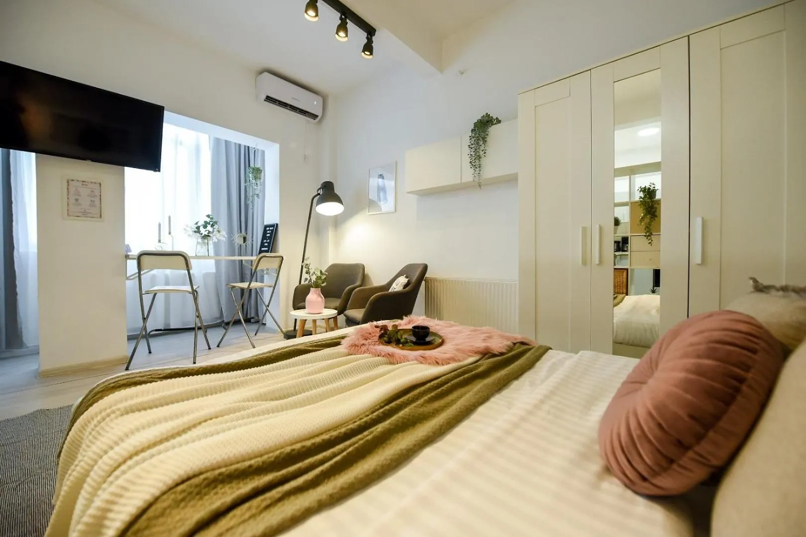 Smardan Street Serenity - Cozy Retreat In Bucharest'S Core Roménia