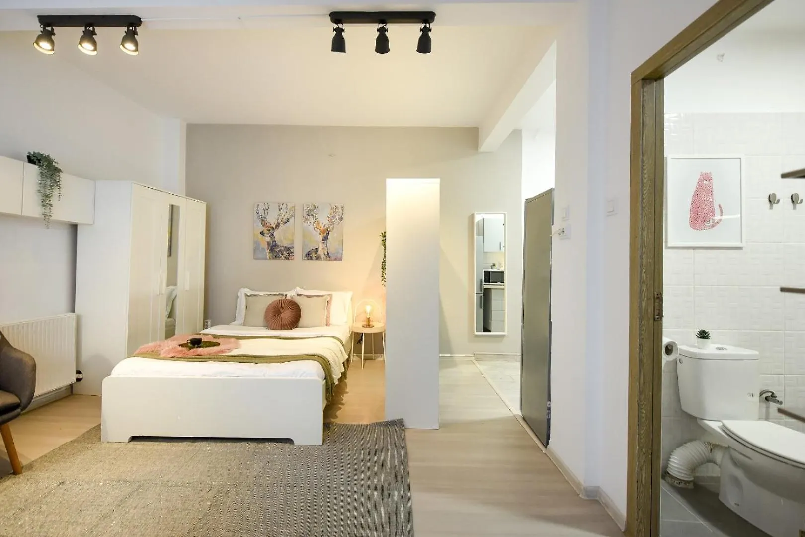 Smardan Street Serenity - Cozy Retreat In Bucharest'S Core Bucareste